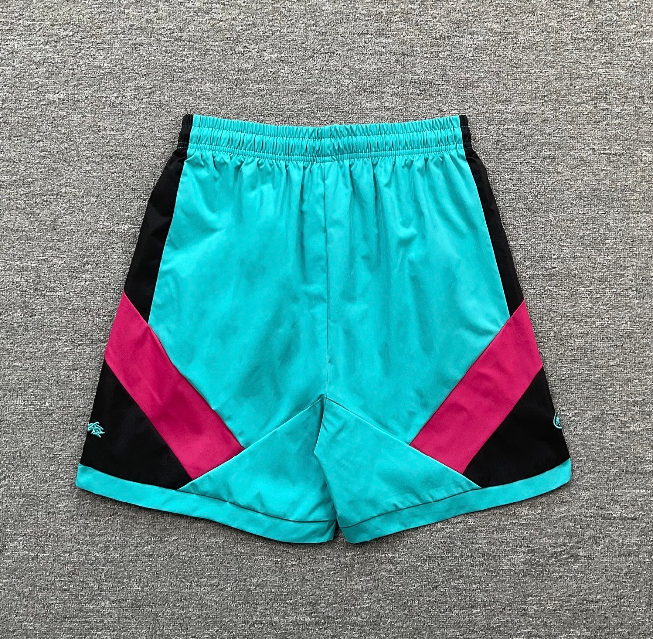Short Deportivo Retro Premium